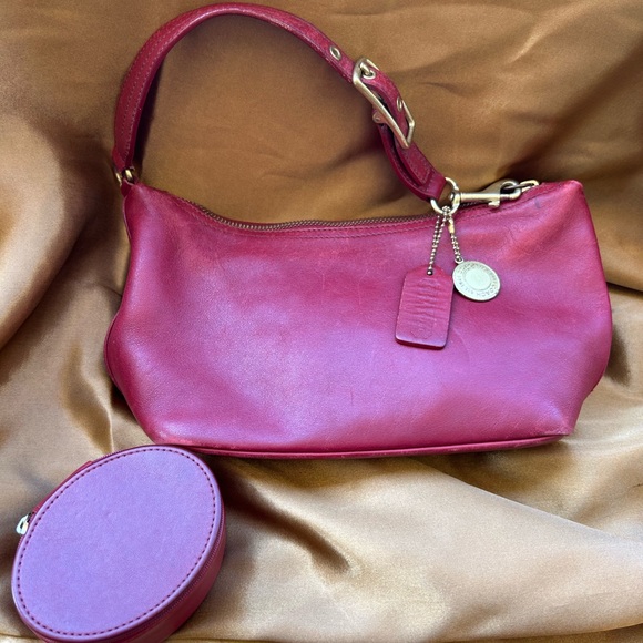 Vintage 2001 Coach Girlie Nappa ♥️ - Picture 2 of 8